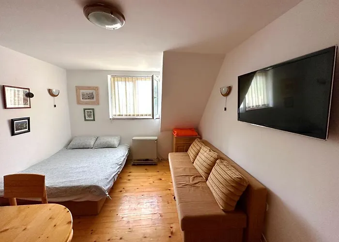 - Bele Staze Nikola Apartmán Brzeće